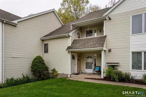 24 Millbrook Ct #24, Newington, CT 06111