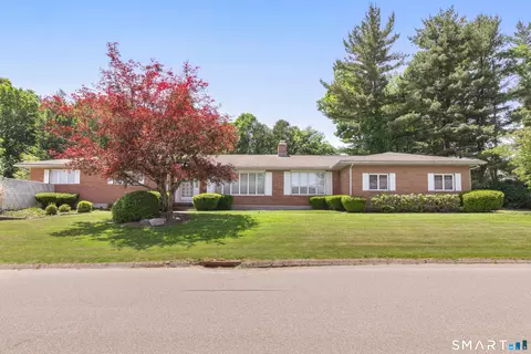 319 Maybrook Rd, Waterbury, CT 06708