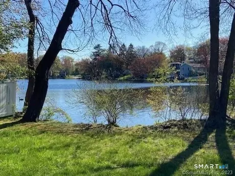 13 Club Ln, Plymouth, CT 06786