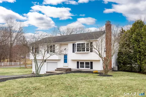 8 Still Field Rd, Manchester, CT 06040
