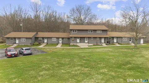 134 Williamstown Ct #134, Newington, CT 06111