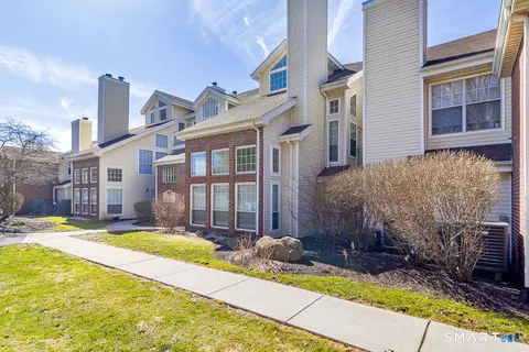 159 Carriage Crossing Ln #159, Middletown, CT 06457