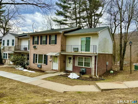 19 Surrey Ln #19, Torrington, CT 06790