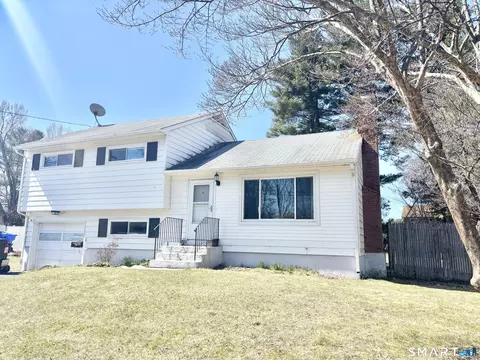 40 Rentschler St, East Hartford, CT 06118