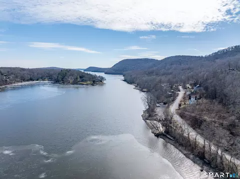 21 Candlewood Shr, New Milford, CT 06776