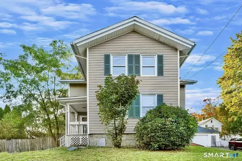 25 Pleasant St, Ansonia, CT 06401