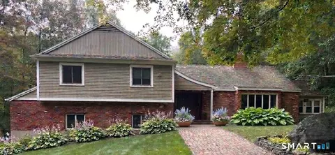 80 Pine Hollow Dr, Middlebury, CT 06762