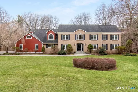 56 Penny Ln, Woodbridge, CT 06525
