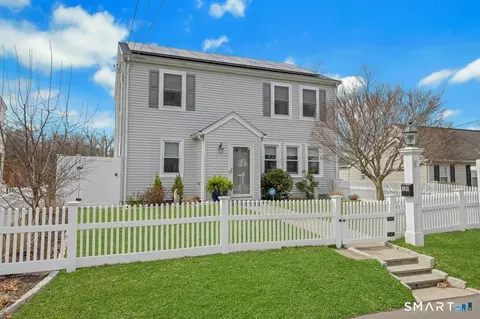 18 Chester St, Norwalk, CT 06850