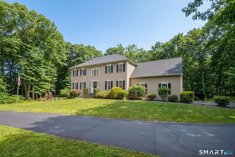 110 Clapboard Hill Rd, Guilford, CT 06437