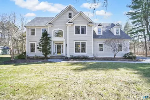 10 Old Meadow Way, Weatogue, CT 06089