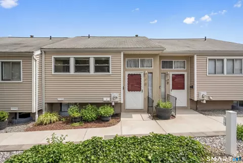 128 Shepards Knoll Dr #128, Hamden, CT 06514