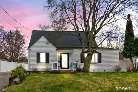 20 Nassau Cir, East Hartford, CT 06118