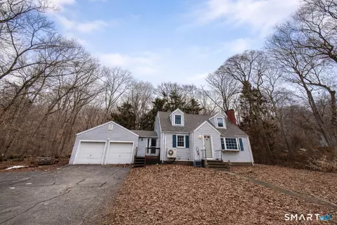 13 Park Ct, Niantic, CT 06357