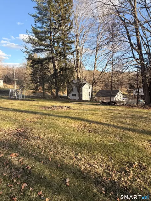 Exterior - 89 S End Ave, Durham, CT 06422 photo 3 of 6