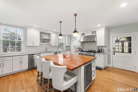 Kitchen - 91 Algonquin Rd, Fairfield, CT 06825 photo 2 of 5