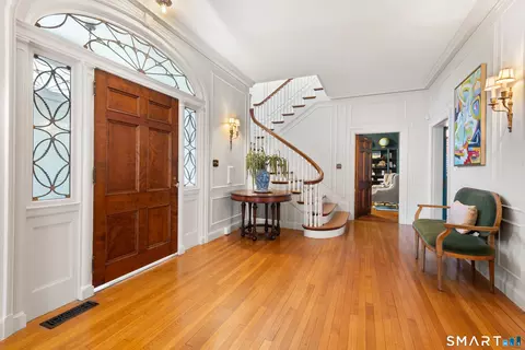 Entry Way - 91 Algonquin Rd, Fairfield, CT 06825 photo 1 of 6