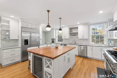 Kitchen - 91 Algonquin Rd, Fairfield, CT 06825 photo 3 of 5