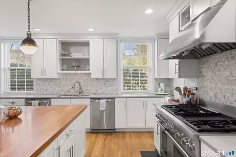 Kitchen - 91 Algonquin Rd, Fairfield, CT 06825 photo 4 of 5