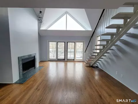 2 Front St #2J, New Haven, CT 06513