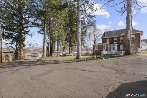 Exterior - 2964 State St, Hamden, CT 06517 photo 2 of 3