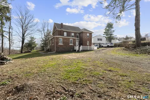 Exterior - 2964 State St, Hamden, CT 06517 photo 3 of 3