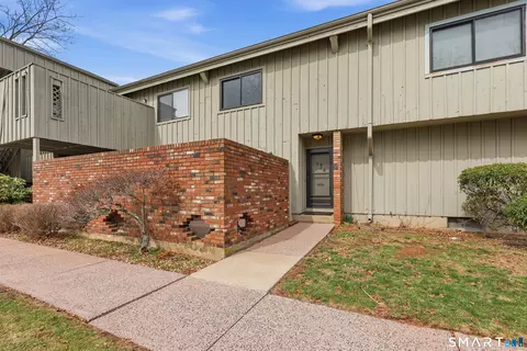 124 Webster Ct #124, Newington, CT 06111