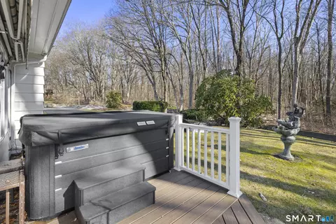 Exterior - 7 Bonneville St, Killingly, CT 06239 photo 5 of 9
