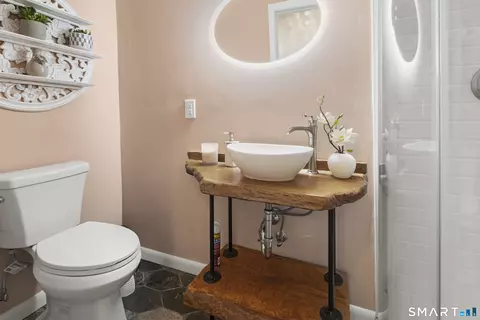 Bath - 7 Bonneville St, Killingly, CT 06239 photo 1 of 4