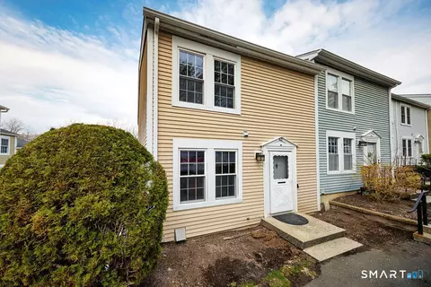 97-99 Park Ave #40, Danbury, CT 06810