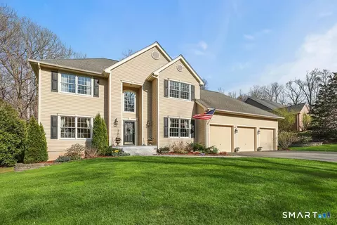 50 Rampart Dr, Glastonbury, CT 06033