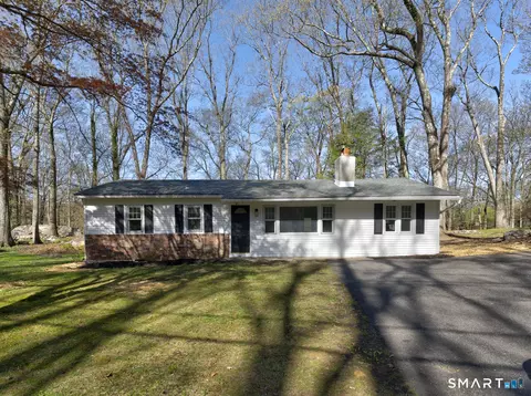 368 Candlewood Lake Rd N, New Milford, CT 06776