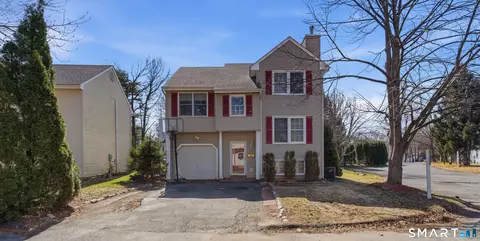 17 Cinnamon Cir #17, West Hartford, CT 06110