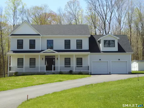 19 Tamarack Ln, Guilford, CT 06437