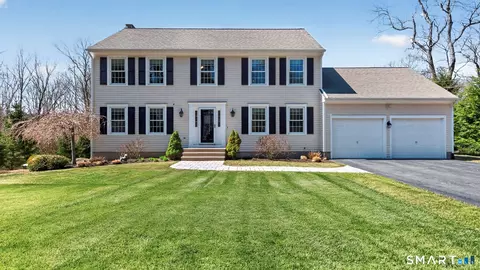 389 Huckleberry Hill Rd, Avon, CT 06001