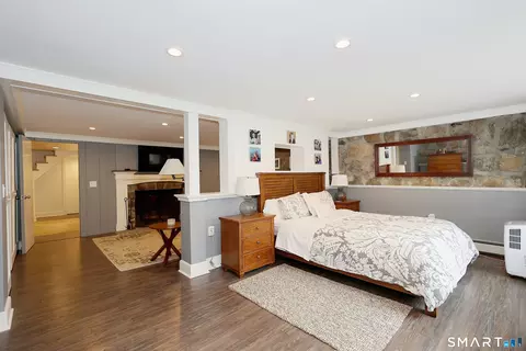 Bedroom - 172 Gallows Hill Rd, Redding, CT 06896 photo 3 of 4