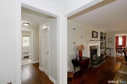 Entry Way - 172 Gallows Hill Rd, Redding, CT 06896 photo 2 of 3