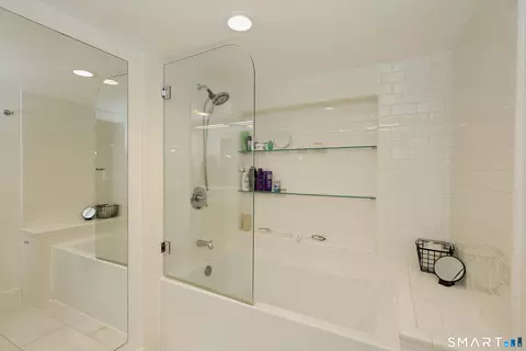 Bath - 172 Gallows Hill Rd, Redding, CT 06896 photo 4 of 4