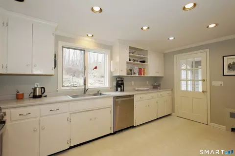 Kitchen - 172 Gallows Hill Rd, Redding, CT 06896 photo 1 of 3