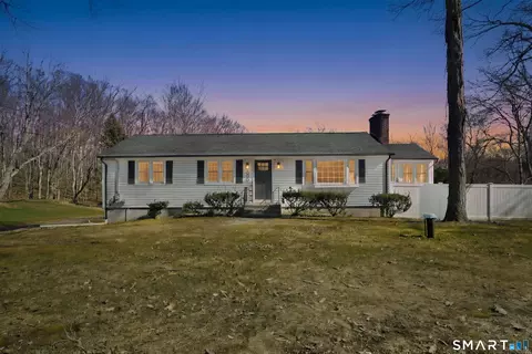 1123 Middlebury Rd, Watertown, CT 06795
