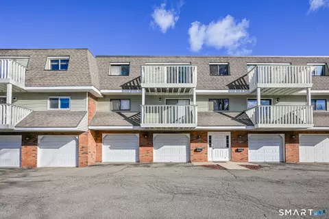 168 Churchill Dr #168, Newington, CT 06111