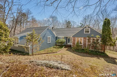 20 King James Dr, East Lyme, CT 06333