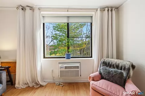 1535 E Putnam Ave #307, Greenwich, CT 06870