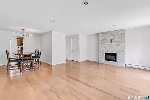 32 Weed Hill Ave #C, Stamford, CT 06907
