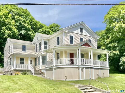 422 W River Rd, Orange, CT 06477