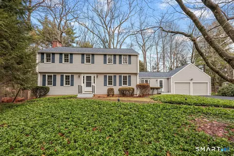 16 Richard Rd, Simsbury, CT 06070