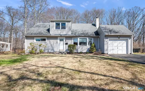 50 Seminole Cir, West Hartford, CT 06117