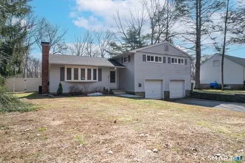 38 Mountain Rd, Cheshire, CT 06410