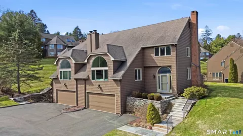 11 Saddle Rdg #11, Bloomfield, CT 06002