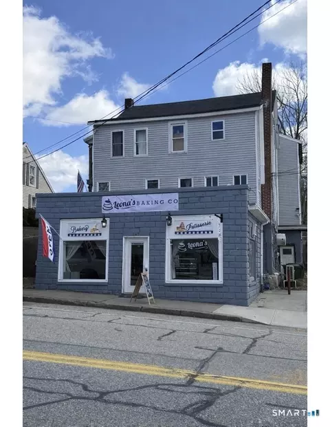 347-349 Kennedy Dr, Putnam, CT 06260